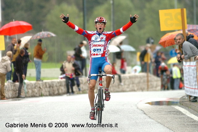 Cade al Giro del Friuli: <b>Thomas Casarotto</b> e' grave ma ancora in vita